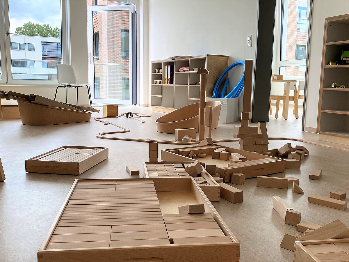  Tausendfüßler: Herzlich willkommen: Neuer FRÖBEL-Kindergarten in Bildidee 